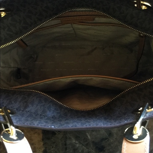 Michael Kors Tote - Picture 4 of 4